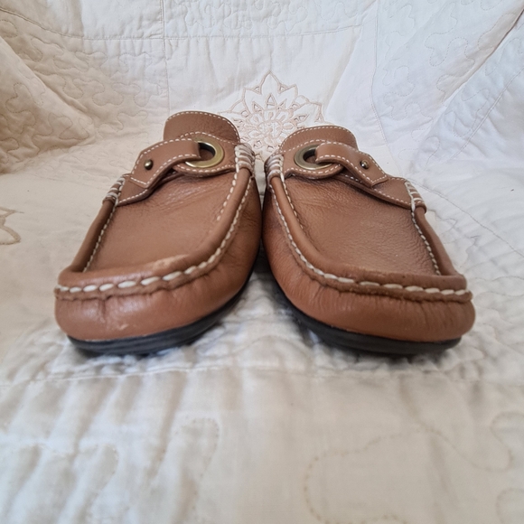 Etienne Aigner Whisper Mules slides Loafers Tan 8.5 - Picture 4 of 7